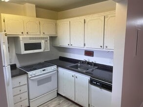 400 Village Green Cir W in Palm Springs, FL - Building Photo - Building Photo