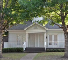 Essex House in Dallas, TX - Building Photo