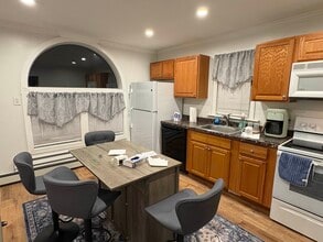 5 Brush Rd in Mastic Beach, NY - Foto de edificio - Building Photo