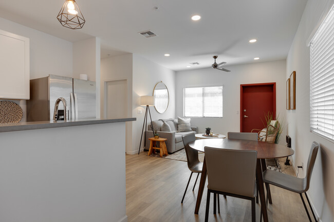 The Howe Apartments in Tempe, AZ - Building Photo - Interior Photo