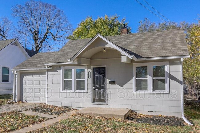property at 1502 N Main St