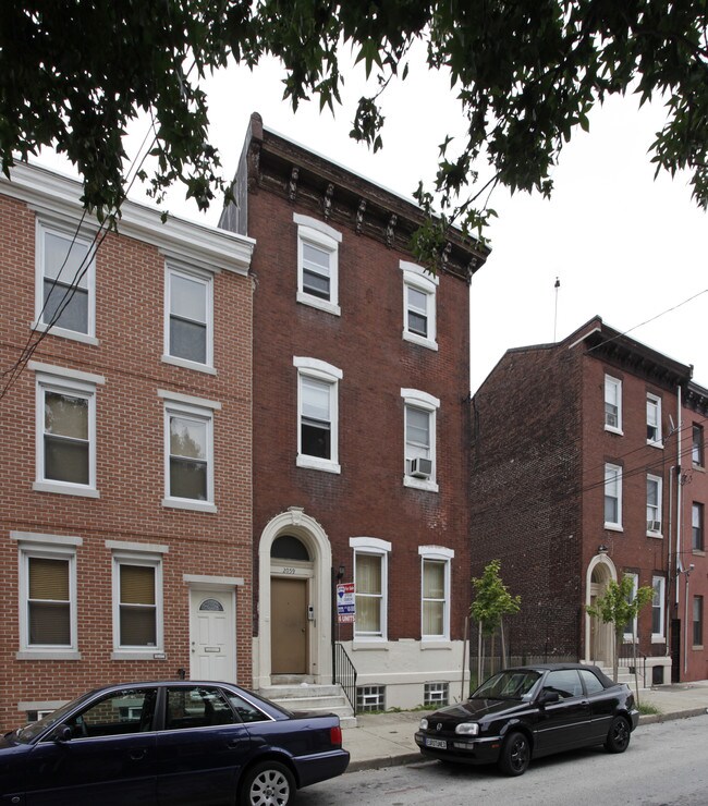 2059-2061 E York St in Philadelphia, PA - Building Photo - Building Photo