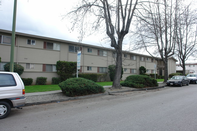 Cheri Lin Apartments in San Jose, CA - Building Photo - Building Photo