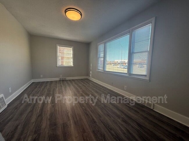 136 N 27th St in Lincoln, NE - Building Photo - Building Photo