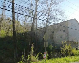 Brook Creek Apartments in Morgantown, WV - Building Photo - Building Photo