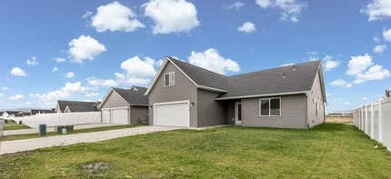 11557 Railway Ave in Rathdrum, ID - Building Photo - Building Photo