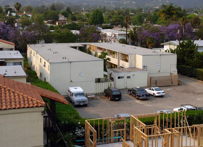 3969 Via Lucero in Santa Barbara, CA - Foto de edificio - Building Photo