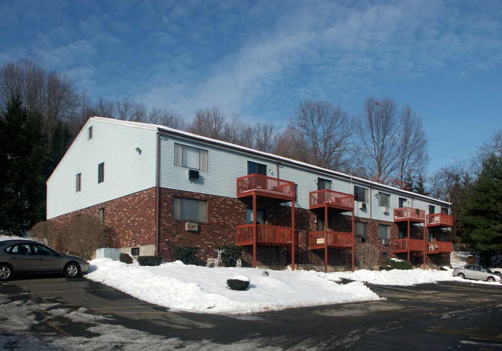 Maplewood Commons of Seymour in Seymour, CT - Building Photo