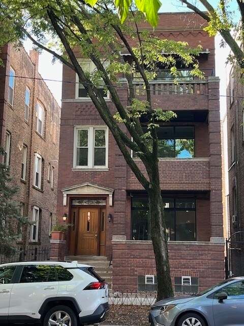 820 N Leavitt St in Chicago, IL - Building Photo