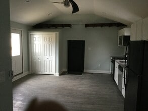 277 Spruce St, Unit #277 Spruce in Morgantown, WV - Foto de edificio - Building Photo