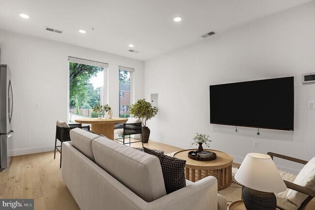 4339 Harrison St NW in Washington, DC - Building Photo - Building Photo