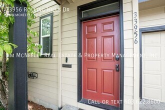 33956 Rolling Hills Dr in Scappoose, OR - Building Photo - Building Photo