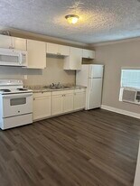 1709 W 4th St in Freeport, TX - Building Photo