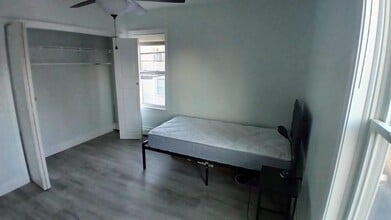 93 Bayview Ave in Bristol, RI - Building Photo - Building Photo