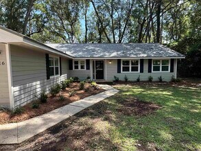 3016 Giles Pl in Tallahassee, FL - Building Photo - Building Photo