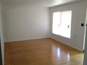 2257 Fruitridge Rd in Sacramento, CA - Building Photo - Building Photo