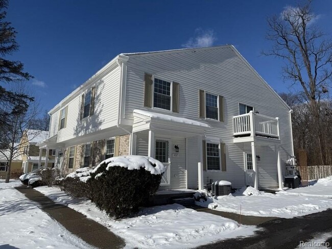 property at 1437 Mariner Dr