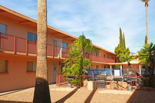 La Sabre Apartments