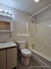 20 Tall Pines Dr in Lewiston, ME - Foto de edificio - Building Photo