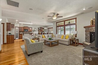 3862 S Firenze Wy in Meridian, ID - Building Photo - Building Photo