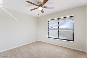 7430 Lake Breeze Dr in Ft. Myers, FL - Building Photo - Building Photo