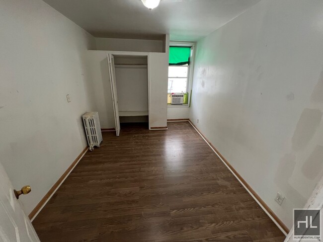 property at 798 Elsmere Pl