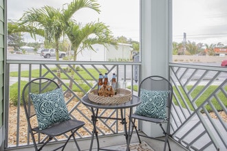 Lemon Bay Apartments in Englewood, FL - Foto de edificio - Interior Photo