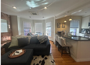 430 Marlborough St, Unit 3 in Boston, MA - Building Photo - Building Photo