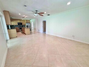 18421 SW 86th Ct in Cutler Bay, FL - Building Photo - Building Photo
