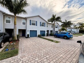 15314 Wildflower Cir in Naples, FL - Building Photo - Building Photo