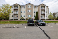 Crossroads Path in Merrimack, NH - Foto de edificio - Building Photo