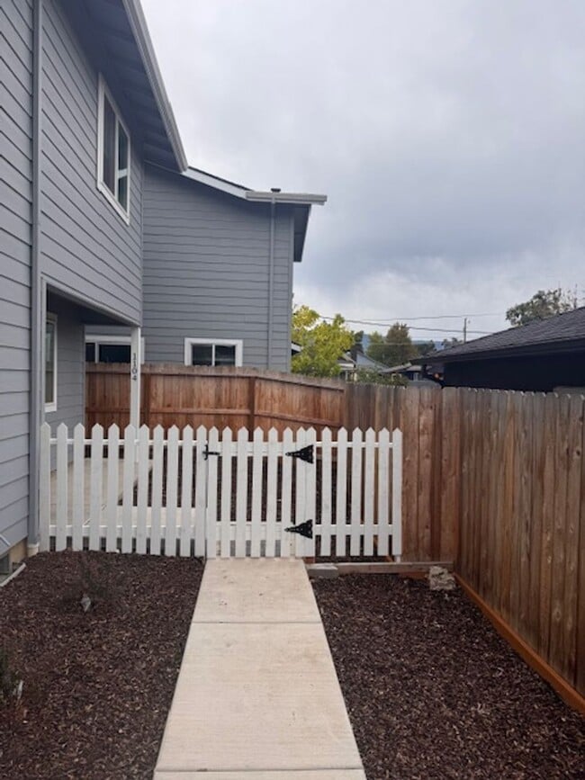property at 1102 W 11th St