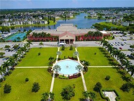 390 Fanshaw Way in Boca Raton, FL - Building Photo