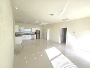 324 Mangonia Ave in Lehigh Acres, FL - Building Photo - Building Photo