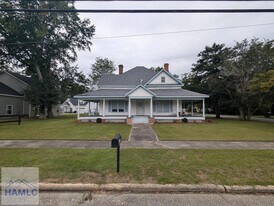 414 N Caswell St in Glennville, GA - Building Photo