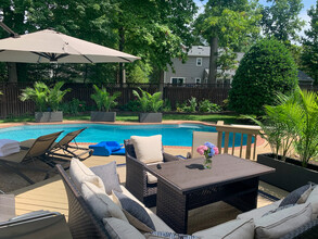 9101 Peartree Lndg in Alexandria, VA - Building Photo - Building Photo
