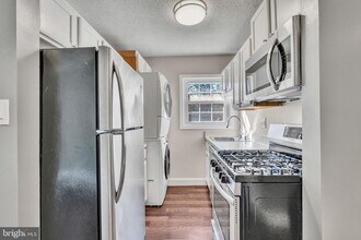 2237 Farrington Ave in Alexandria, VA - Building Photo - Building Photo