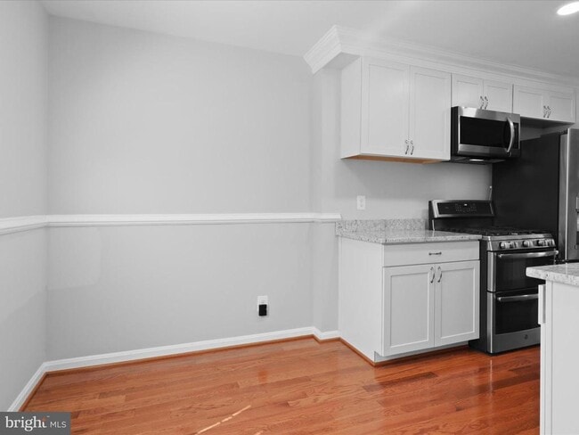 14824 Maidstone Ct in Centreville, VA - Building Photo - Building Photo