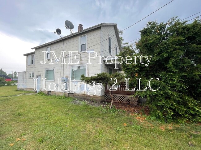 113 W Young St, Unit #1 Main Floor Unit in Clio, MI - Foto de edificio - Building Photo