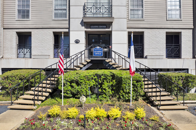 Avalon Square Apartments in Houston, TX - Foto de edificio - Building Photo