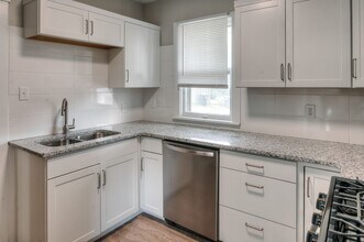 5567 Mason St in Omaha, NE - Building Photo - Building Photo