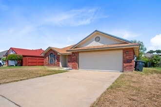 4501 Embers Dr in Killeen, TX - Foto de edificio - Building Photo