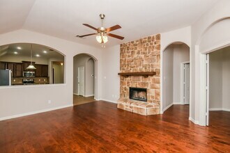 6300 Chalk Hollow Dr in Fort Worth, TX - Building Photo - Building Photo