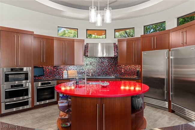 property at 2 Castle Oaks Ct