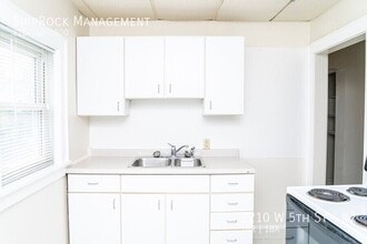 2210 W 5th St in Duluth, MN - Building Photo - Building Photo