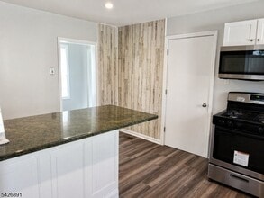 94 S 21st Ave in Manville, NJ - Building Photo - Building Photo