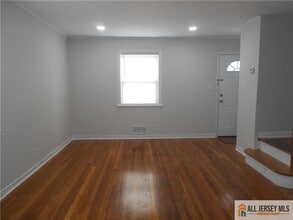 431 Crows Mill Rd in Woodbridge Township, NJ - Building Photo - Building Photo