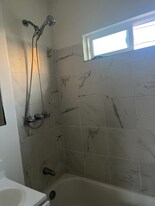 1724 1/2-1724 1/2 W 45th St in Los Angeles, CA - Building Photo