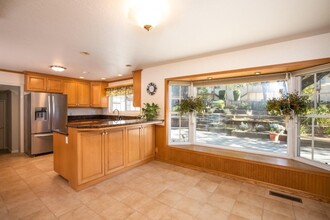 196 Bean Creek Rd in Scotts Valley, CA - Building Photo - Interior Photo