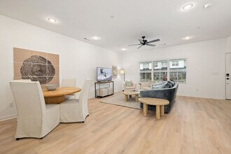 1935 S Garland Ave in Fayetteville, AR - Building Photo - Building Photo